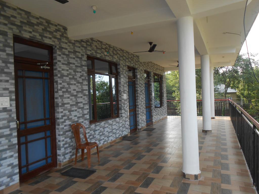 Mohinder & Mohindra Home Stay Bīr Exterior foto